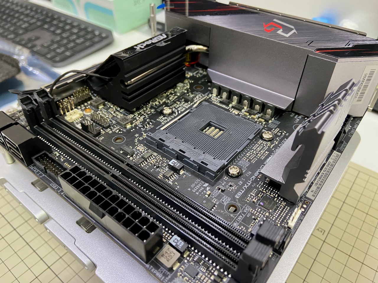 自作パソコンに緒戦３ マザーボード ASRock X570 Phantom Gaming-ITX